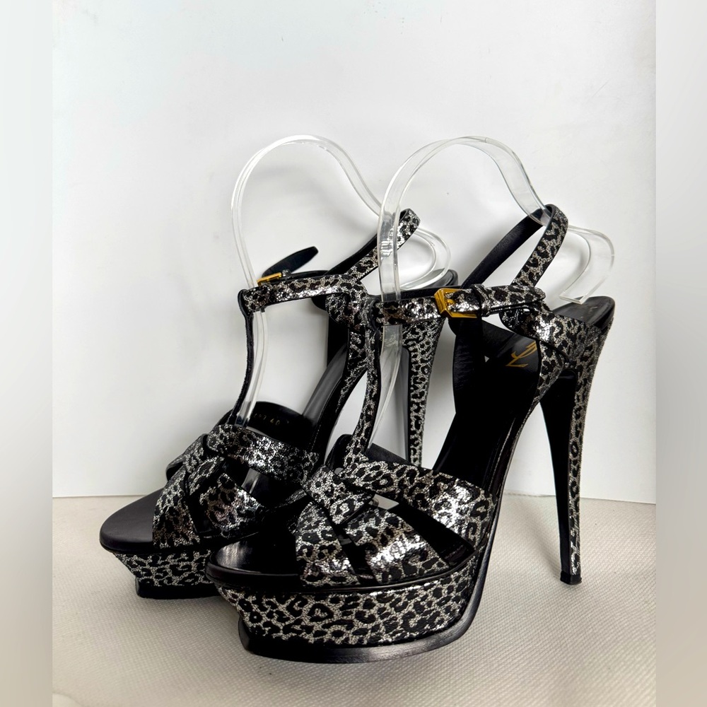 YSL Tribute
100% Authentic
Size 9
Silver leopard print leather
Worn twice